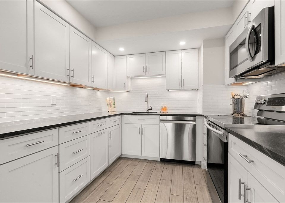 1st image of 250 Hammond Pond Pkwy APT 604N