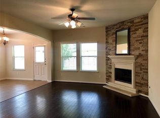 430 Oak Stream Dr, Conroe, TX 77304