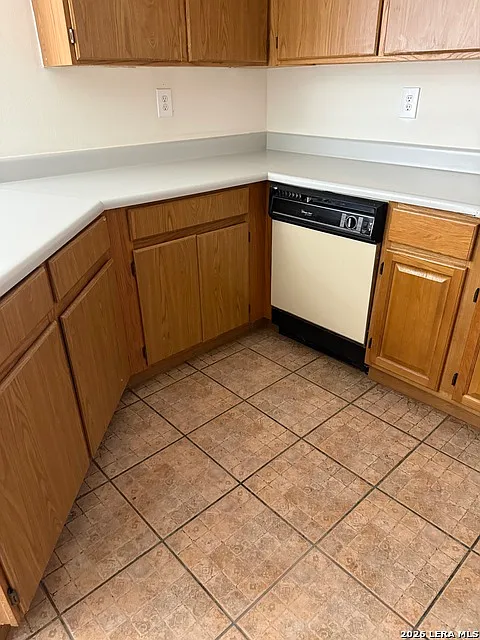 3 bed, 2.5 bath, 1812 sqft, $1,600 — Photo 2