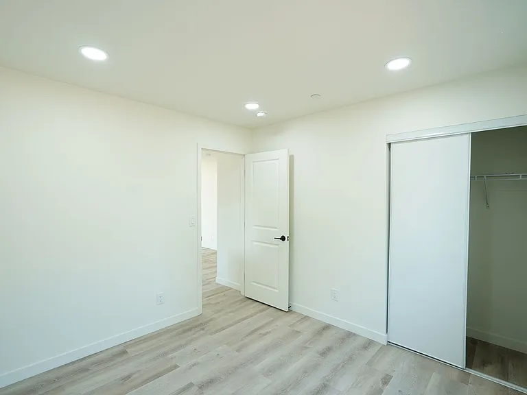 4805 Charlotte Way — Photo 13