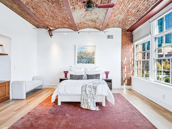 174 Washington Street image 23 of 32