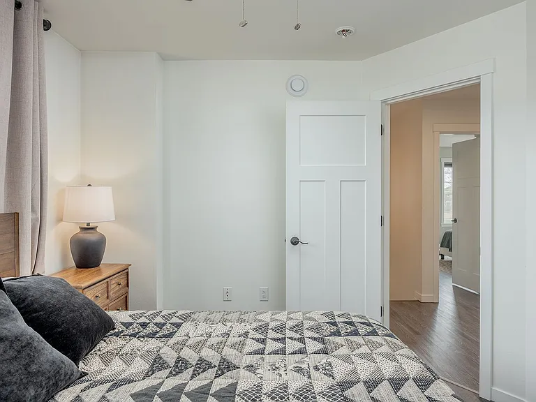 2792 W 3rd Ave — Photo 19