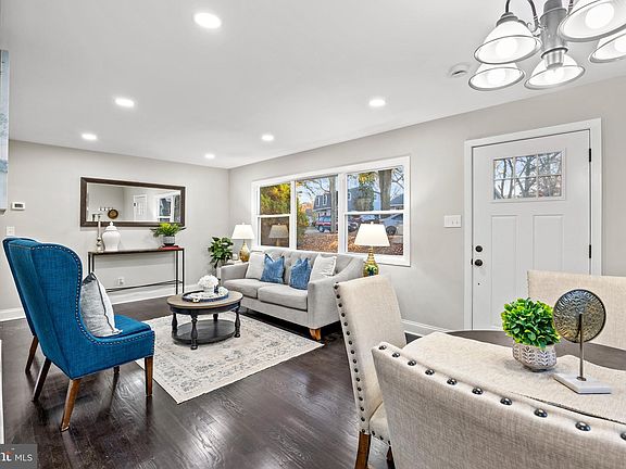 4th image of 16 Grandin Cir
