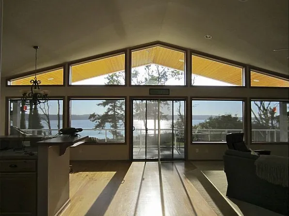 1412 Hansen St, Camano Island, WA 98282