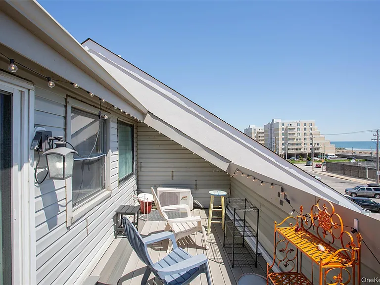 521 W Broadway #B — Photo 23