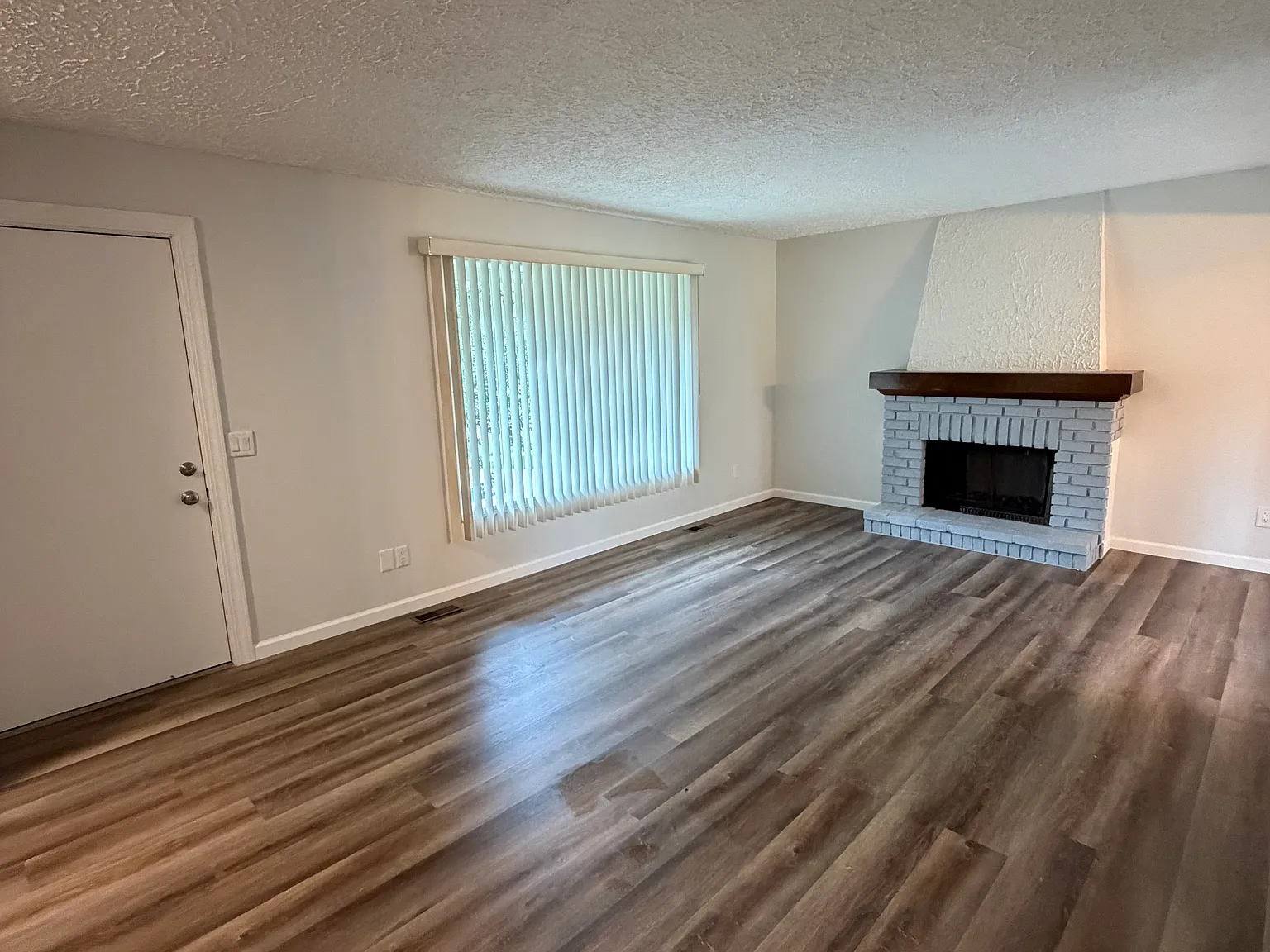2 bed, 1.5 bath, 1150 sqft, $1,500 — Photo 4