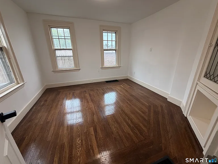 15 Central Ave — Photo 10