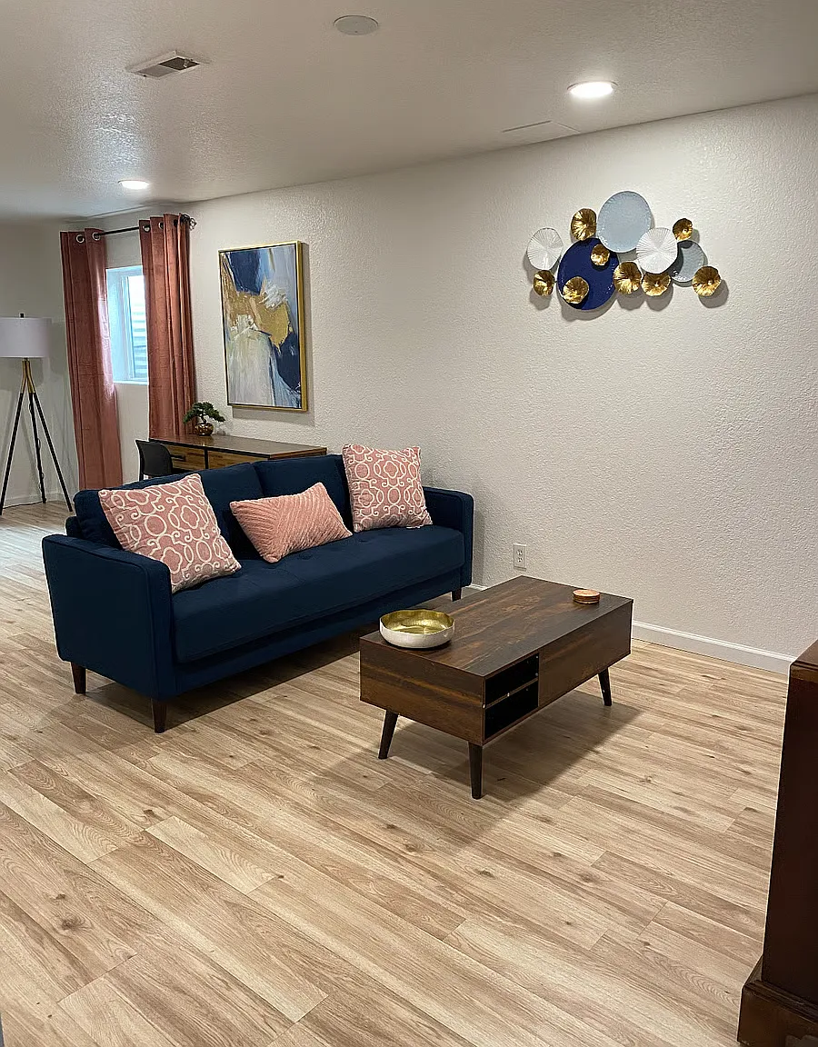 2 bed, 828 sqft, $1,600 — Photo 1
