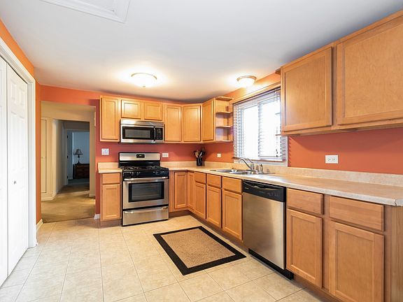 3rd image of 9928 S Cicero Ave