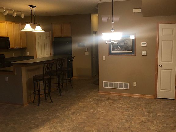 4th image of 11740 Vermillion St NE Unit B