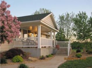 728 S Buchanan St, Linneus, MO 64653