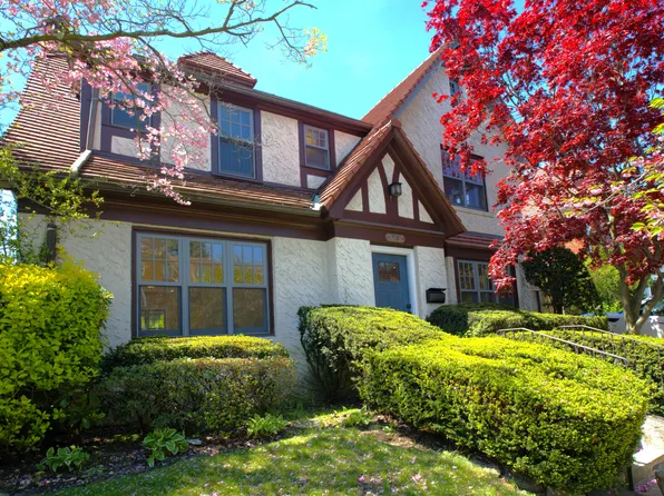 69-56 Exeter St #1, Forest Hills, NY 11375