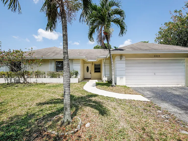 5525 SW 118th Ave — Photo 1