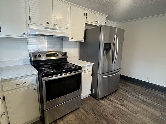 5th image of 1417 W Bank St
