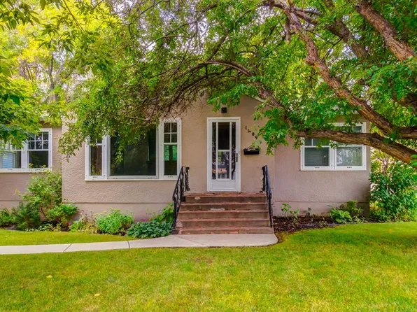 1409 E 8th St NW, Calgary, AB T2M 3K4