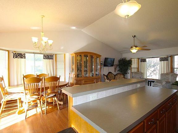 Living & dining area