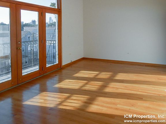 4th image of 2540 N Southport Ave #2E
