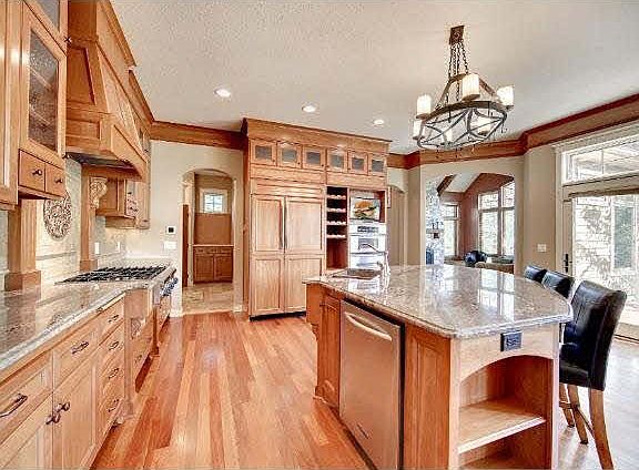 3rd image of 595 Lakeridge Drive