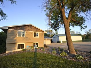 18919 Mushtown Rd, Prior Lake, MN 55372