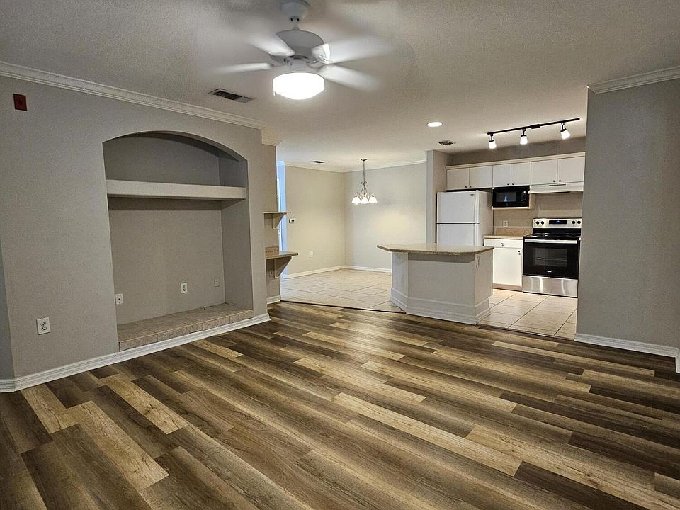 1st image of 3591 KERNAN Boulevard #303