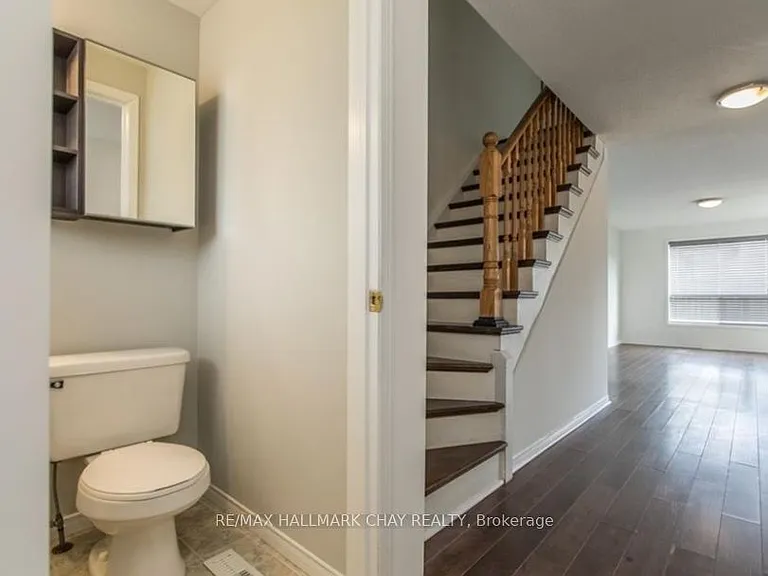 361 Dunsmore Ln — Photo 9
