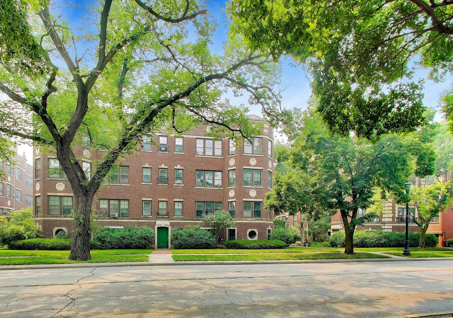 1 bed, 851 sqft, $1,700 — Photo 2
