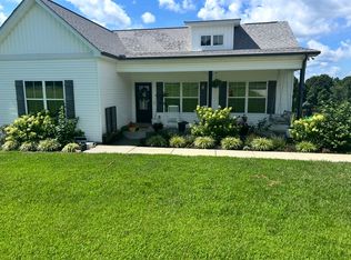 859 Hooper Rd, Charlotte, TN 37036