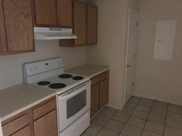 27A E Main St