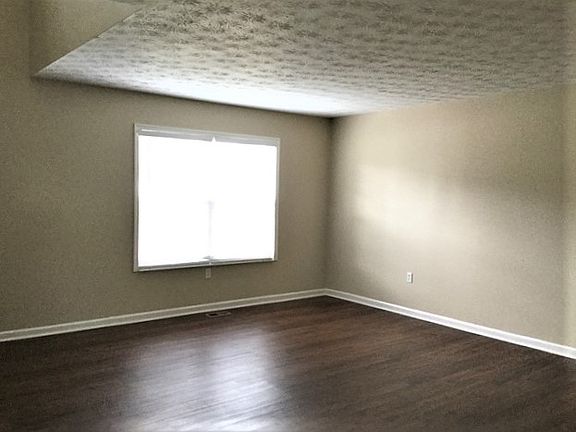 2nd image of 936 Brookwood Dr