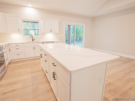 5th image of 356 Via Appia Dr