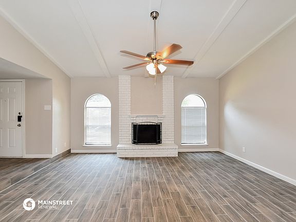3rd image of 6225 Fallbrook Dr