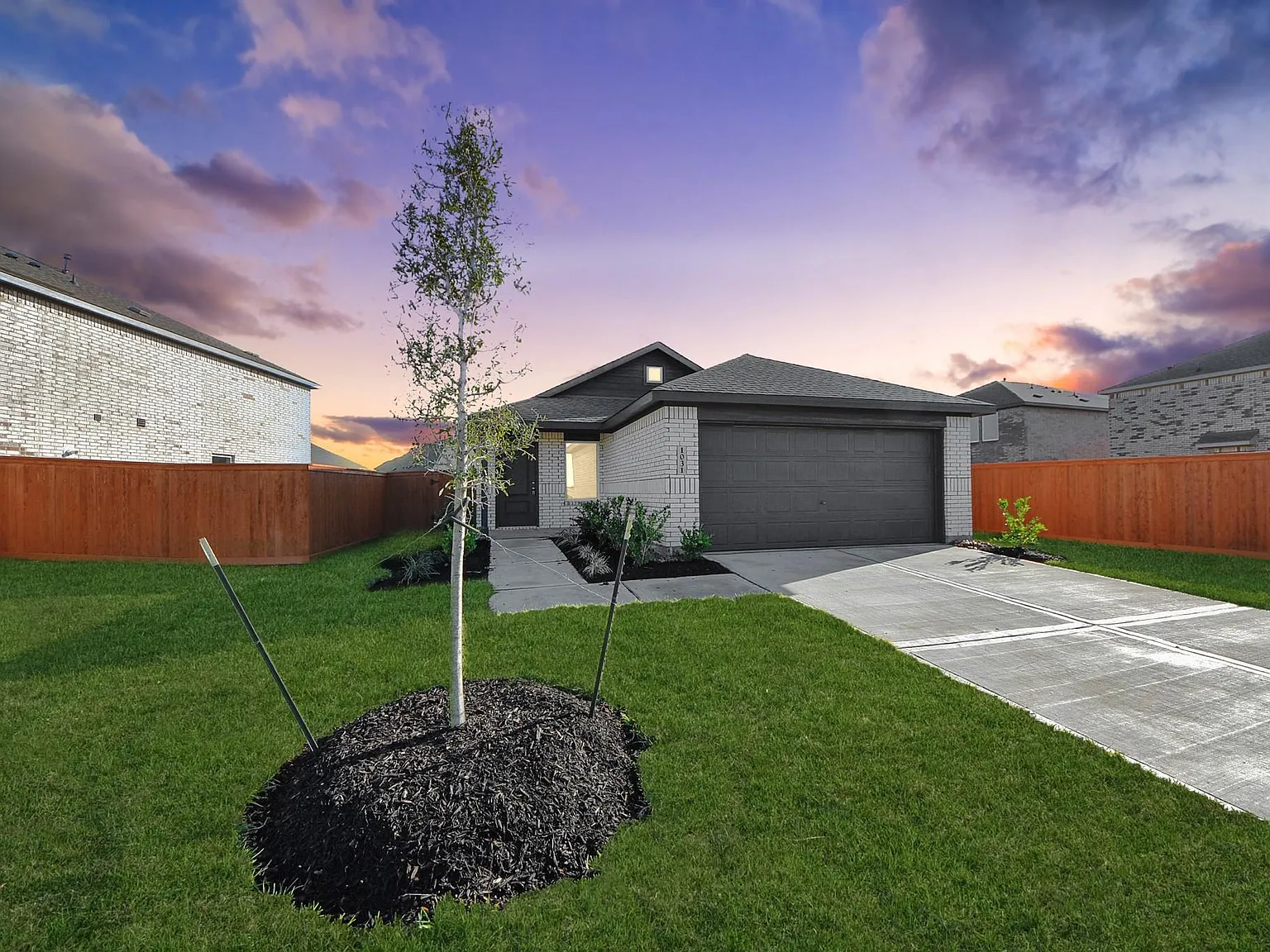 4 bed, 2.0 bath, 1670 sqft, $1,895 — Photo 2