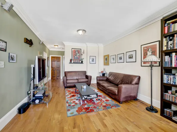 36 Russell Street image 10 of 20