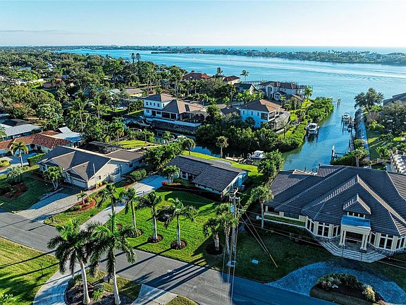 3rd image of 365 S Shore Dr