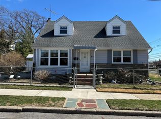 One Waverly Place, Valley Stream, NY 11580