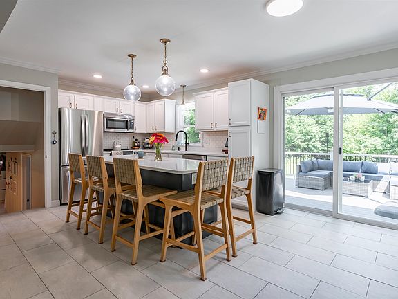 4th image of 52 Albin Road