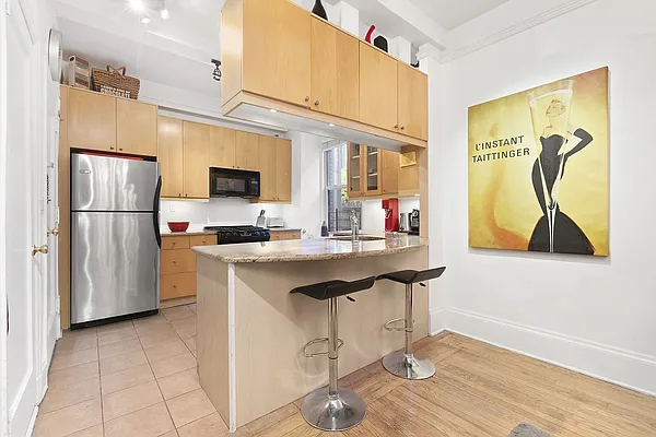 Rented by Compass | media 7