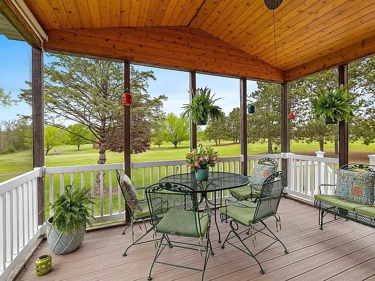 529 Golf Side Ct — Photo 4