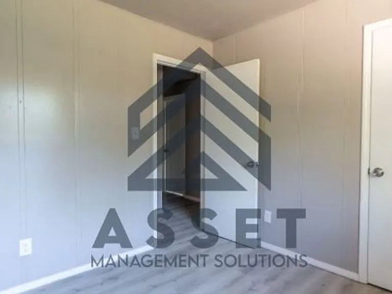 3721 Parkwoods Ln — Photo 17