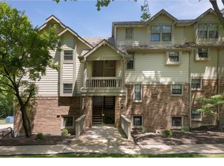2224 Canyonlands Dr APT E, Maryland Heights, MO 63043