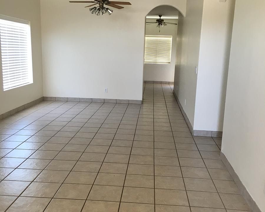 1st image of 2748 Emerson Ave
