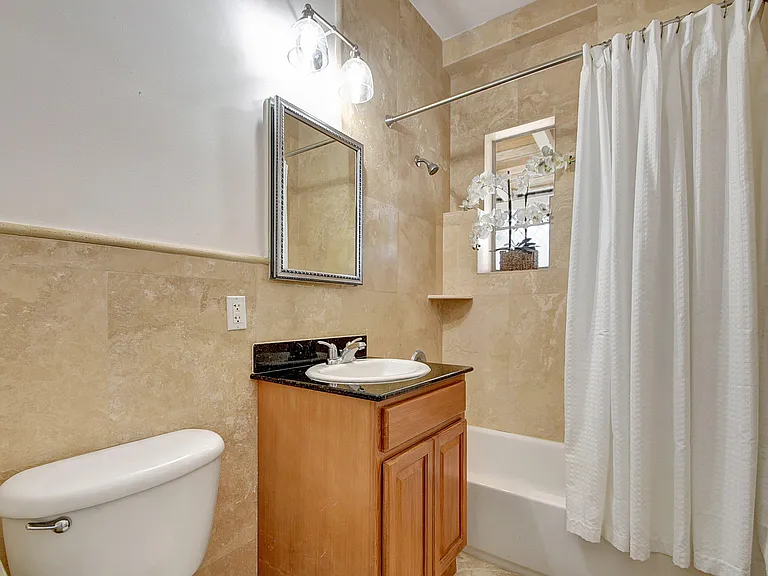 218 Worth Ave — Photo 22
