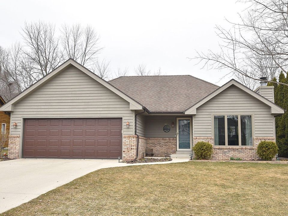 1st image of 620 W Briarknoll Ct