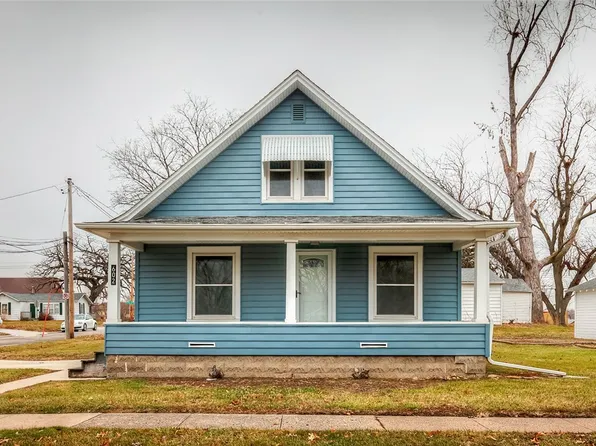 602 E 4th St S, Newton, IA 50208