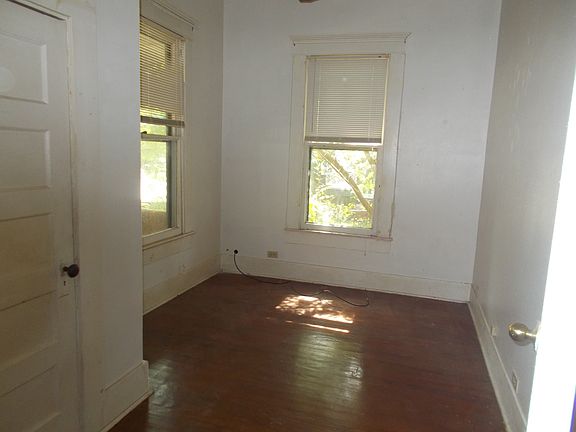 5th image of 1505 N Sycamore St