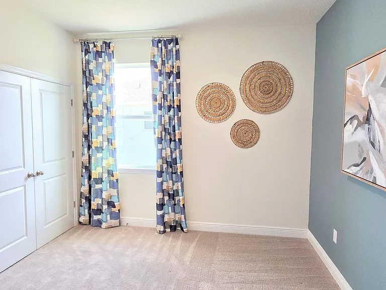 2631 Warren Acres Blvd — Photo 3