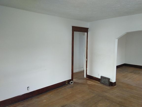 3rd image of 3610 Avenue A