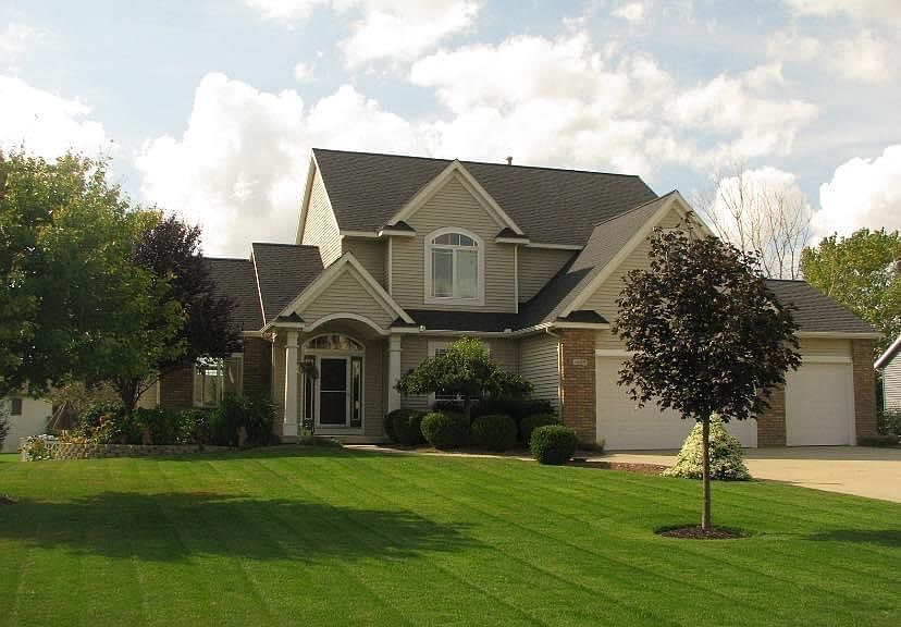 1st image of 1029 E Bluff Ct