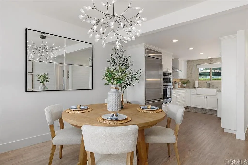 2 bed, 2.0 bath, 1246 sqft, $8,700 — Photo 4