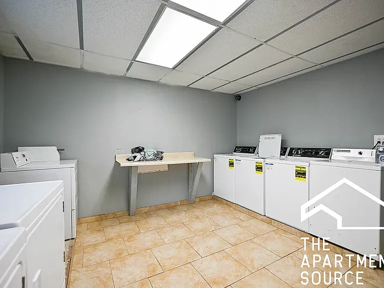 6819 N Wayne Ave — Photo 9